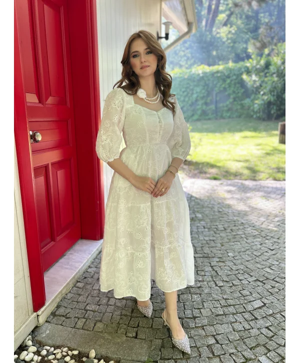 Beyaz Nakış İşlemeli Brode Elbise