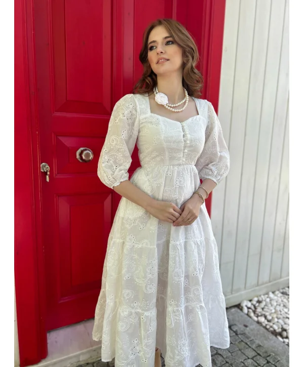 Beyaz Nakış İşlemeli Brode Elbise