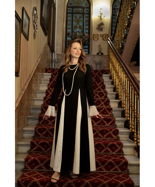 Eteği Siyah-Beyaz Geçişli Şifon Kol Detaylı Atlas Siyah Elbise