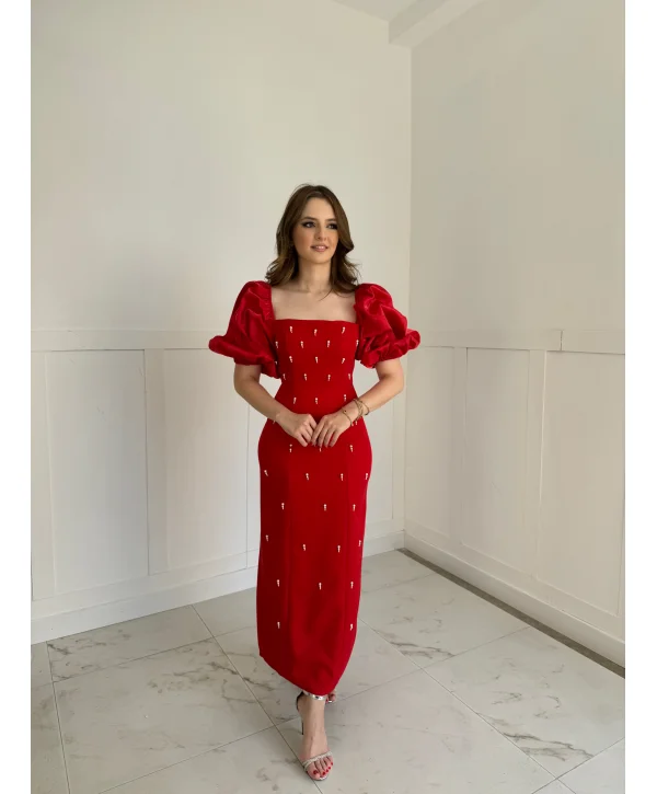Kare Yaka Maxi Boy Taş Detaylı PERA Kırmızı Elbise