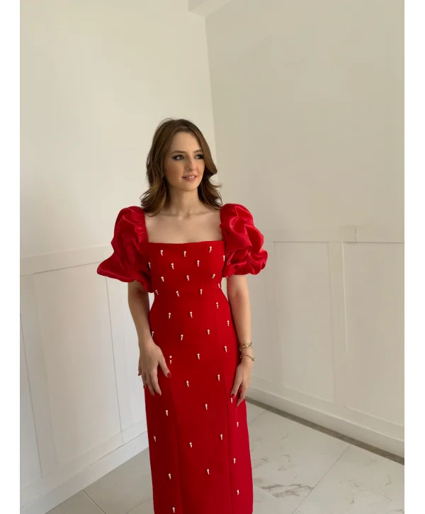 Kare Yaka Maxi Boy Taş Detaylı PERA Kırmızı Elbise
