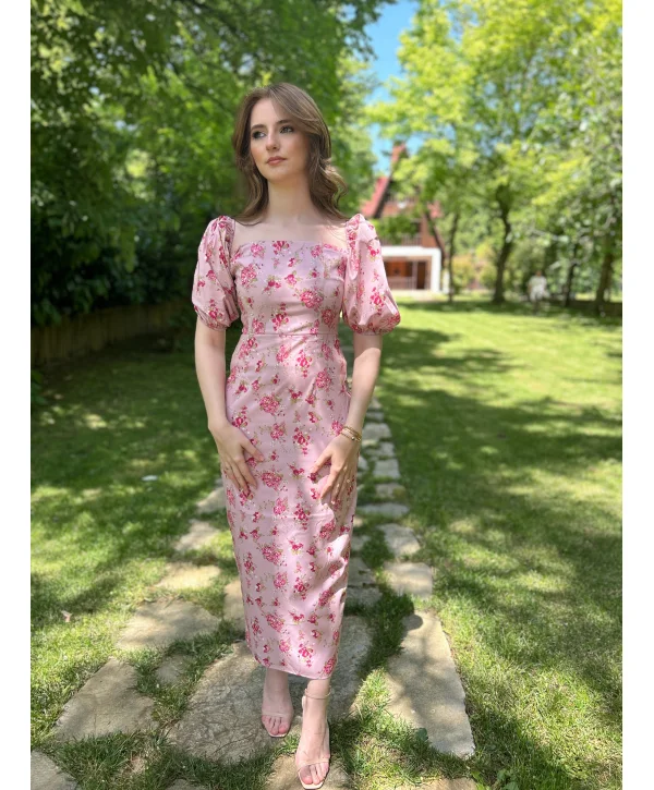 Pembe Çiçekli Kare Yaka Poplin Kumaş Elbise