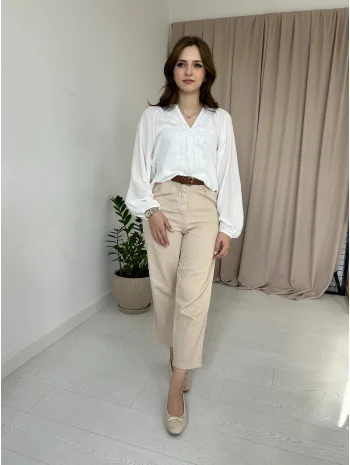 Bej kemerli keten pantolon