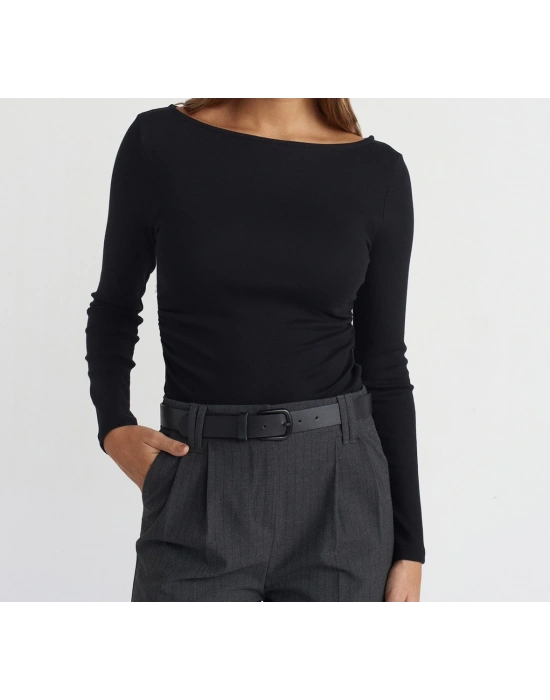 Büzgülü Kayık Yaka Top-Siyah