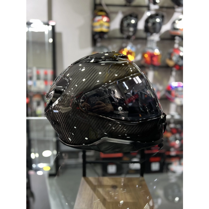 F71 KASK KARBON SİYAH ŞEFFAF VİZÖRLÜ