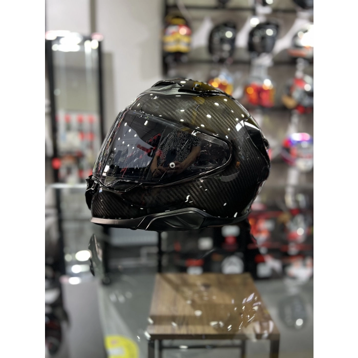 F71 KASK KARBON SİYAH ŞEFFAF VİZÖRLÜ