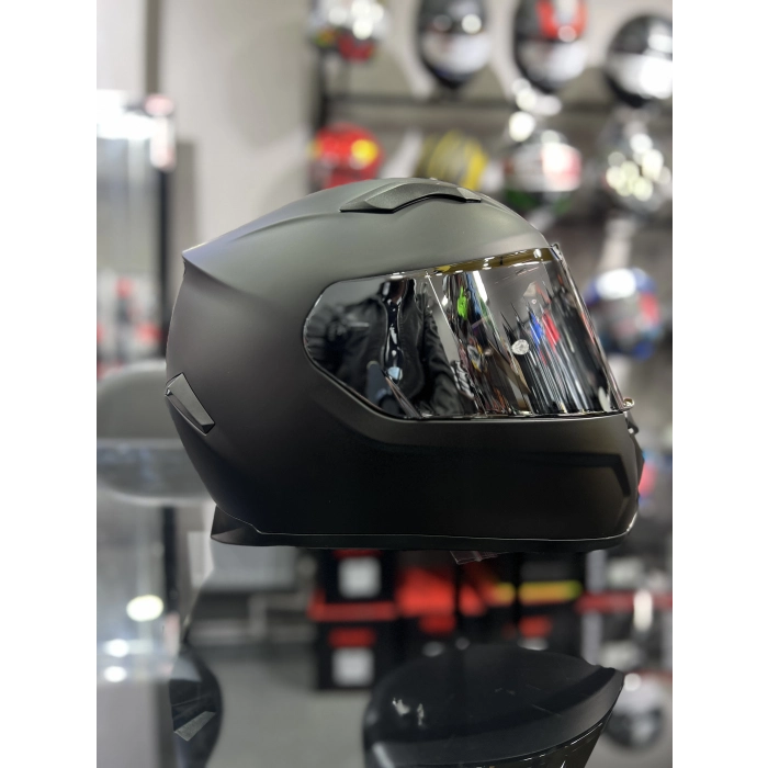 820 Mat Siyah Ayna Vİzörlü Kapalı Kask