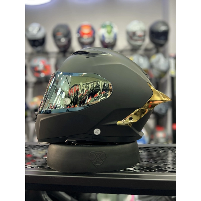 871 Mat Siyah Gold Vizör Kapalı Kask