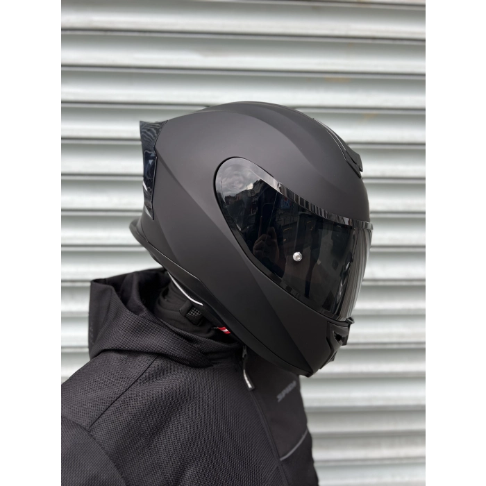 R1 Mat Siyah Vizörlü Kapalı Kask (Güneş Vizörlü)