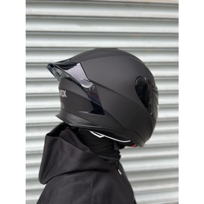 R1 Mat Siyah Vizörlü Kapalı Kask (Güneş Vizörlü)