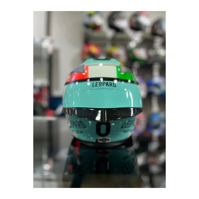 TT-REVO LEOPARD TRICOLOR KAPALI KASK (ŞEFFAF VİZÖRLÜ GÖNDERİLMEKTEDİR)