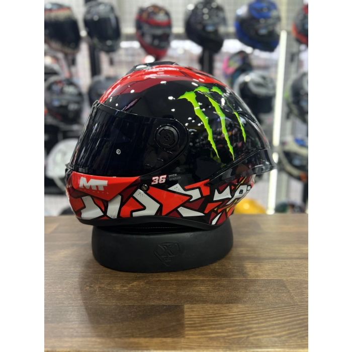 TARGO S PİQUERAS KASK (ŞEFFAF VİZÖRLE GÖNDERİLMEKTEDİR)