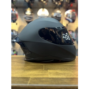R1 Mat Siyah Kapalı Kask Md820