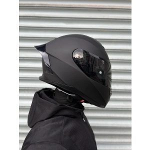 R1 Mat Siyah Vizörlü Kapalı Kask (Güneş Vizörlü)