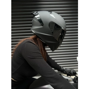 R2 Mat Siyah Kapalı Kask Md821