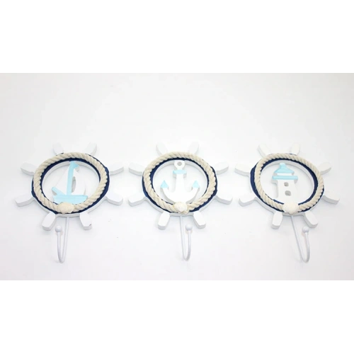 Деревянная морская полка с рулевым