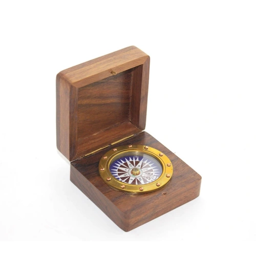 Компас из латуни в коробке модель 2