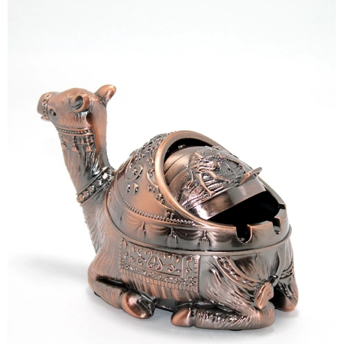 صندوق رمادي بتصميم جمل معدني