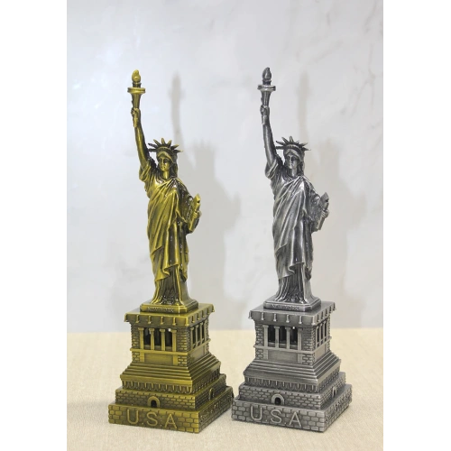 نصب حرية المعدني