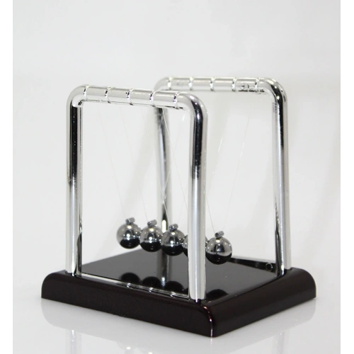 Newtons Cradle Balance Model 1