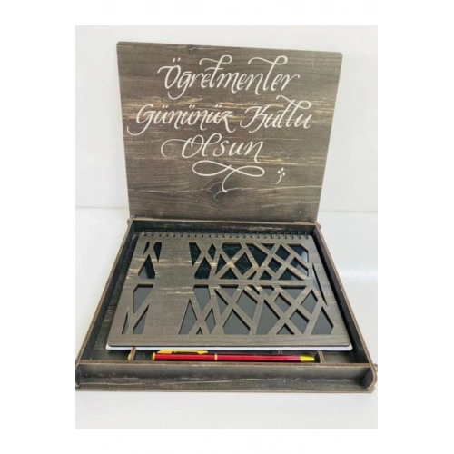 Öğretmenler Gününe Özel Tasarımlı Ahşap Defter Ve Kalem Kutusu Seti