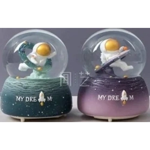 Orta Boy Astronot Kar Küresi Dekoratif Hediye