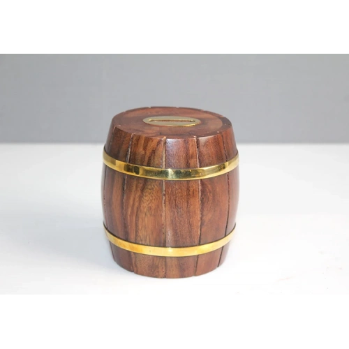 برميل وعاء لحفظ النقود بتفاصيل من النحاس نموذج 1