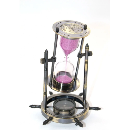 Рассеянный компас с песочным таймером