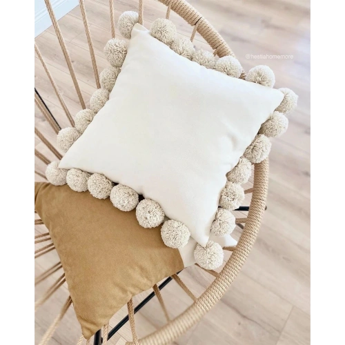 Ponponlu krem kırlent kılıfı 40 x 40