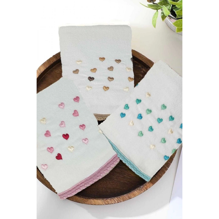 3 Lü Renkli Kalpli Su Taşı Kenar İşlemeli Havlu Seti 50X90 Cm