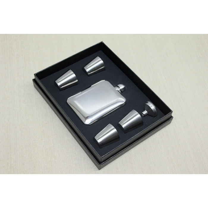 4 Shot Bardaklı Matara Seti Çelik