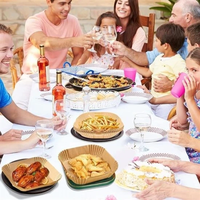 50 Adet Air Fryer Pişirme Kağıdı Tek Kullanımlık Yağ Geçirmez Yapışmaz Kare Tabak Model PVC (5365)