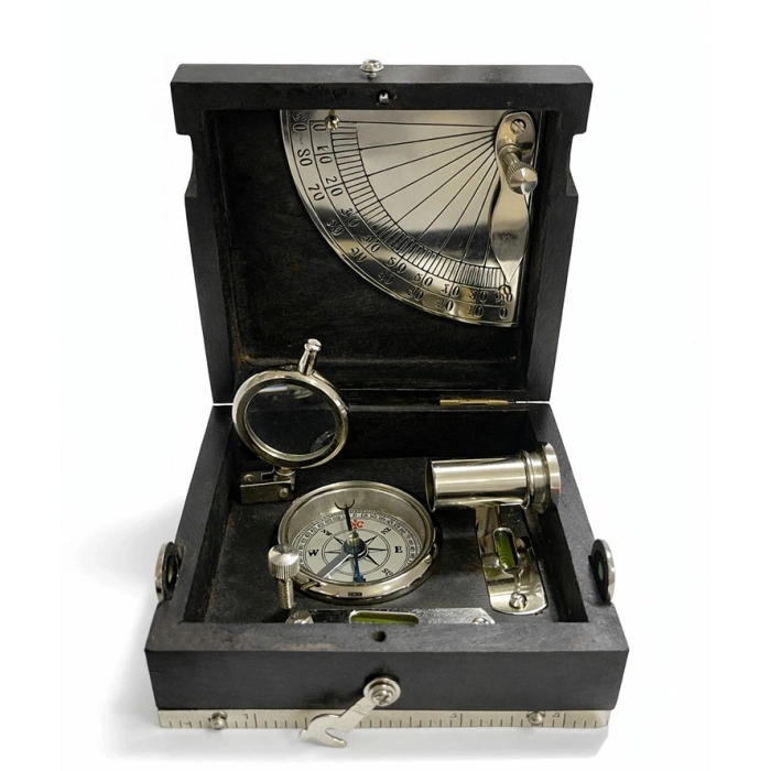 Ahşap Kutulu İşlemeli Pirinç Pusula Seti