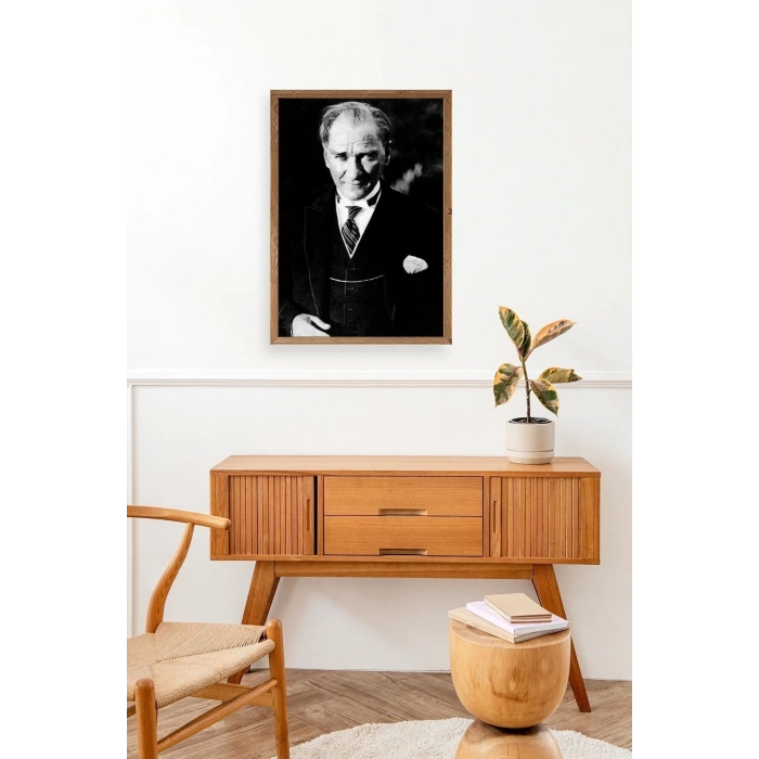 Atatürk Ahşap Çerçeveli Tablo 50 x 70