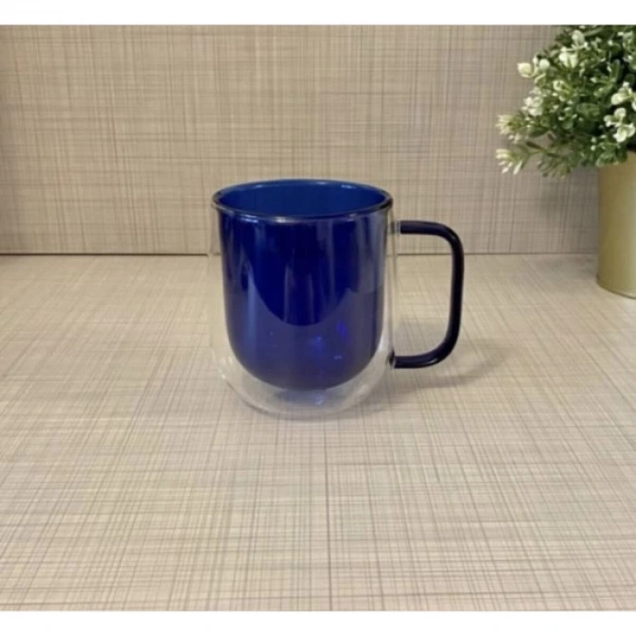 Двойная чашка для горячих напитков из стекла с синим цветом