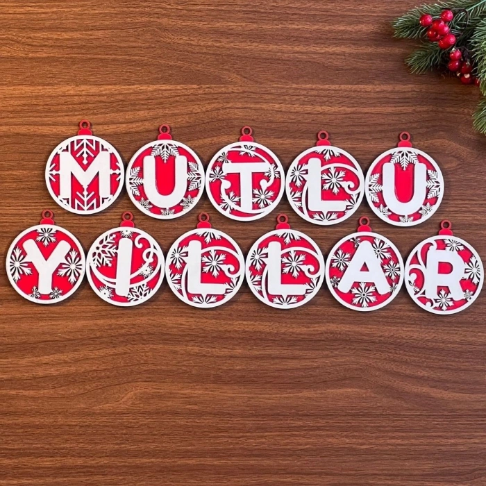 Durukar® 11 Harfli Kırmızı Beyaz İpli MUTLU YILLAR Yazılı Ahşap Yılbaşı Ağaç Süsü