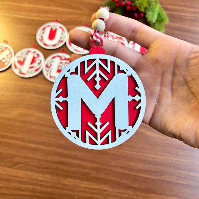 Durukar® 11 Harfli Kırmızı Beyaz İpli MUTLU YILLAR Yazılı Ahşap Yılbaşı Ağaç Süsü