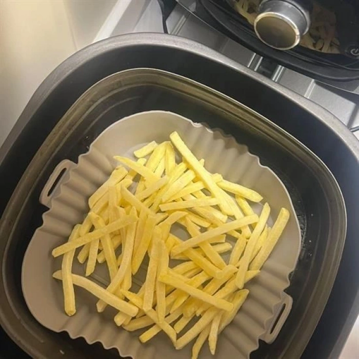 Durukar® Renkli Isıya Dayanıklı Yıkanılabilir Silikon Fırın  Airfryer Kare Model Pişirme Matı 20 cm