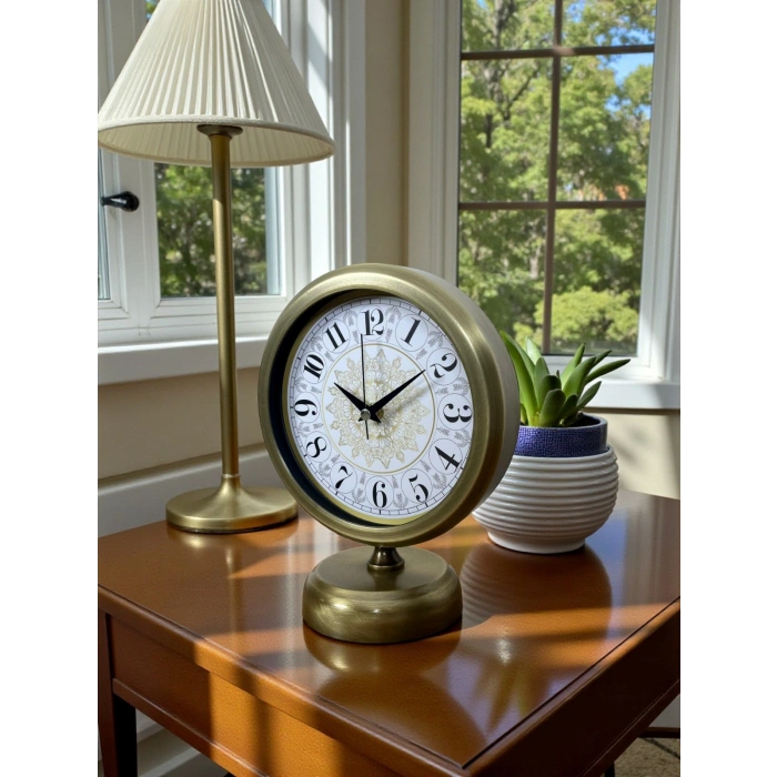 Eskitme Motifli 25 x 20 Cm Metal Masa Saati