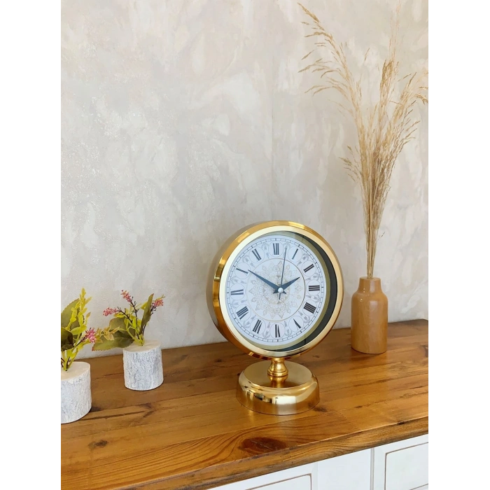 Gold Metal Çini Desenli Roma Rakamlı Masa Saati
