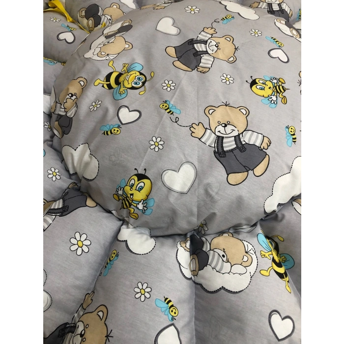 GRİ-AYICIK DESENLİ BEBEK YATAĞI , OYUN MİNDERİ