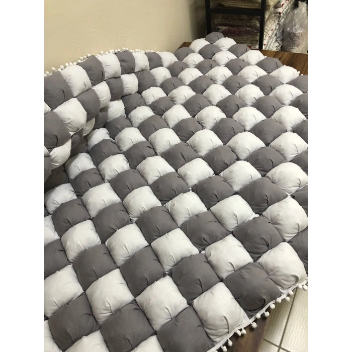 GRİ-BEYAZ 40 YAMA BEBEK YORGANI , BEBEK MİNDERİ