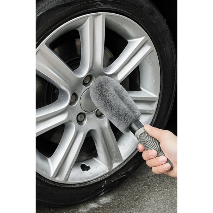 Gri Oto Jant Temizleme Fırçası – Ergonomik Saplı, Lastik ve Jant Detay Temizliği İçin Güçlü Kıllı Fırça