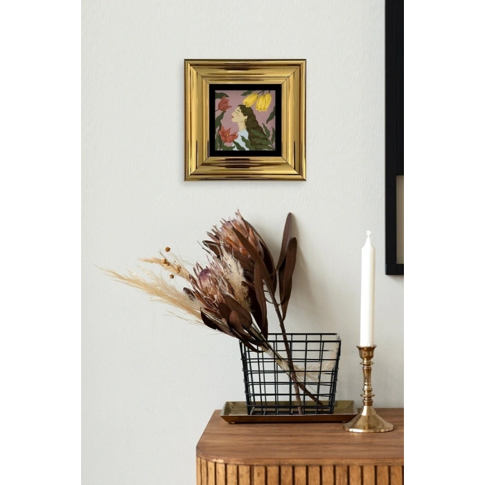 Kadın Çerçeveli Taş Tablo 20 cm