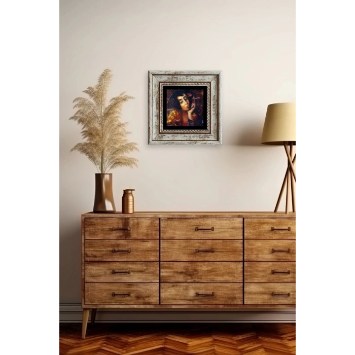 Kadın Çerçeveli Taş Tablo 20 cm