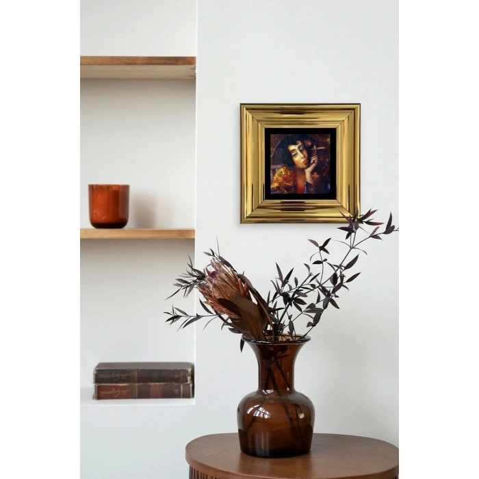 Kadın Çerçeveli Taş Tablo 20 cm