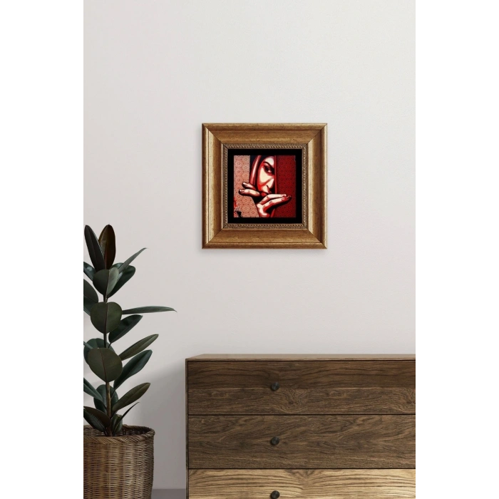 Kadın Çerçeveli Taş Tablo 20 cm