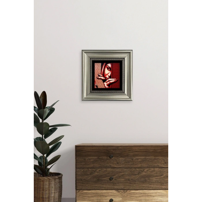 Kadın Çerçeveli Taş Tablo 20 cm
