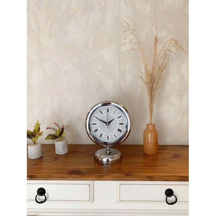 Krom Metal Çini Desen Roma Rakamlı Masa Saati