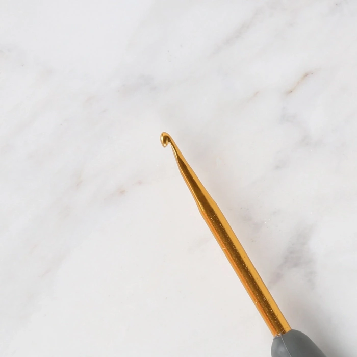 Loren Crafts Altın Uçlu Yumuşak Saplı Yün Tığ LRN